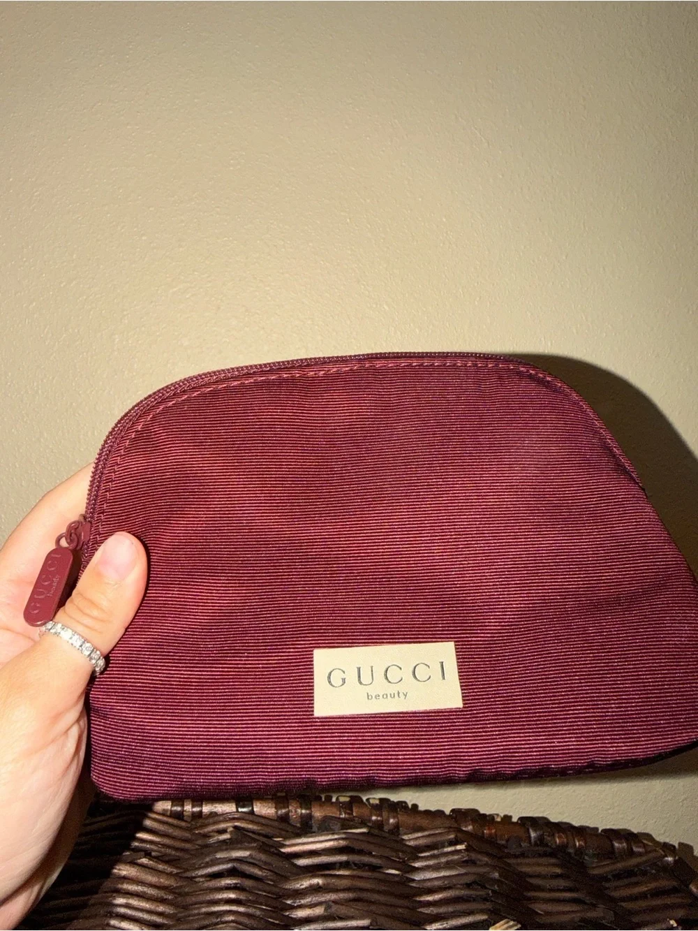 Like New! Gucci Beauty Bag